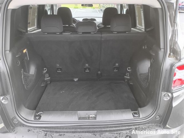 2019 Jeep Renegade — image 4