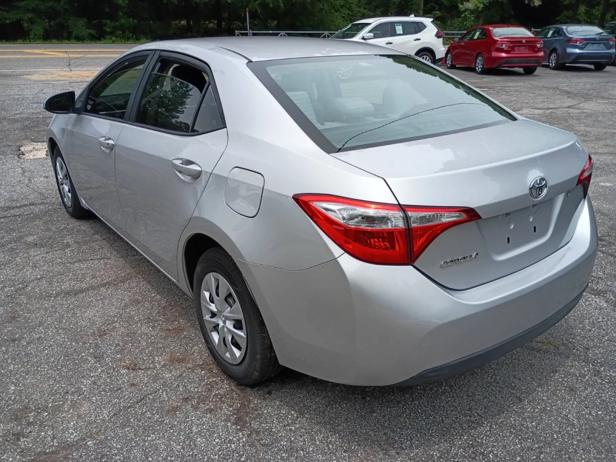 2016 Toyota Corolla — image 3