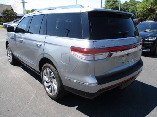2024 Lincoln Navigator — image 3