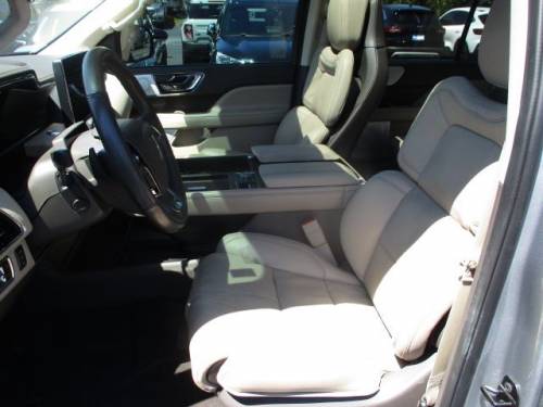 2024 Lincoln Navigator — image 7