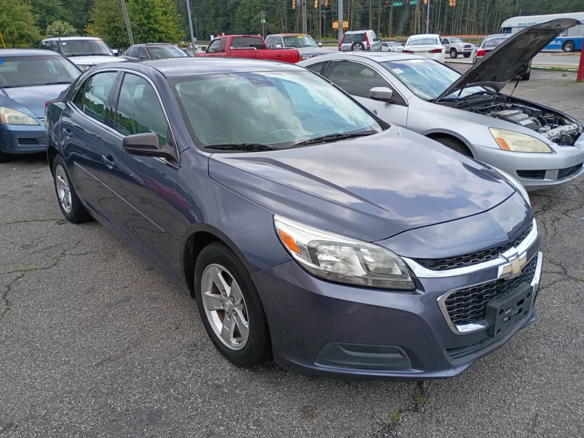 2014 Chevrolet Malibu — image 2