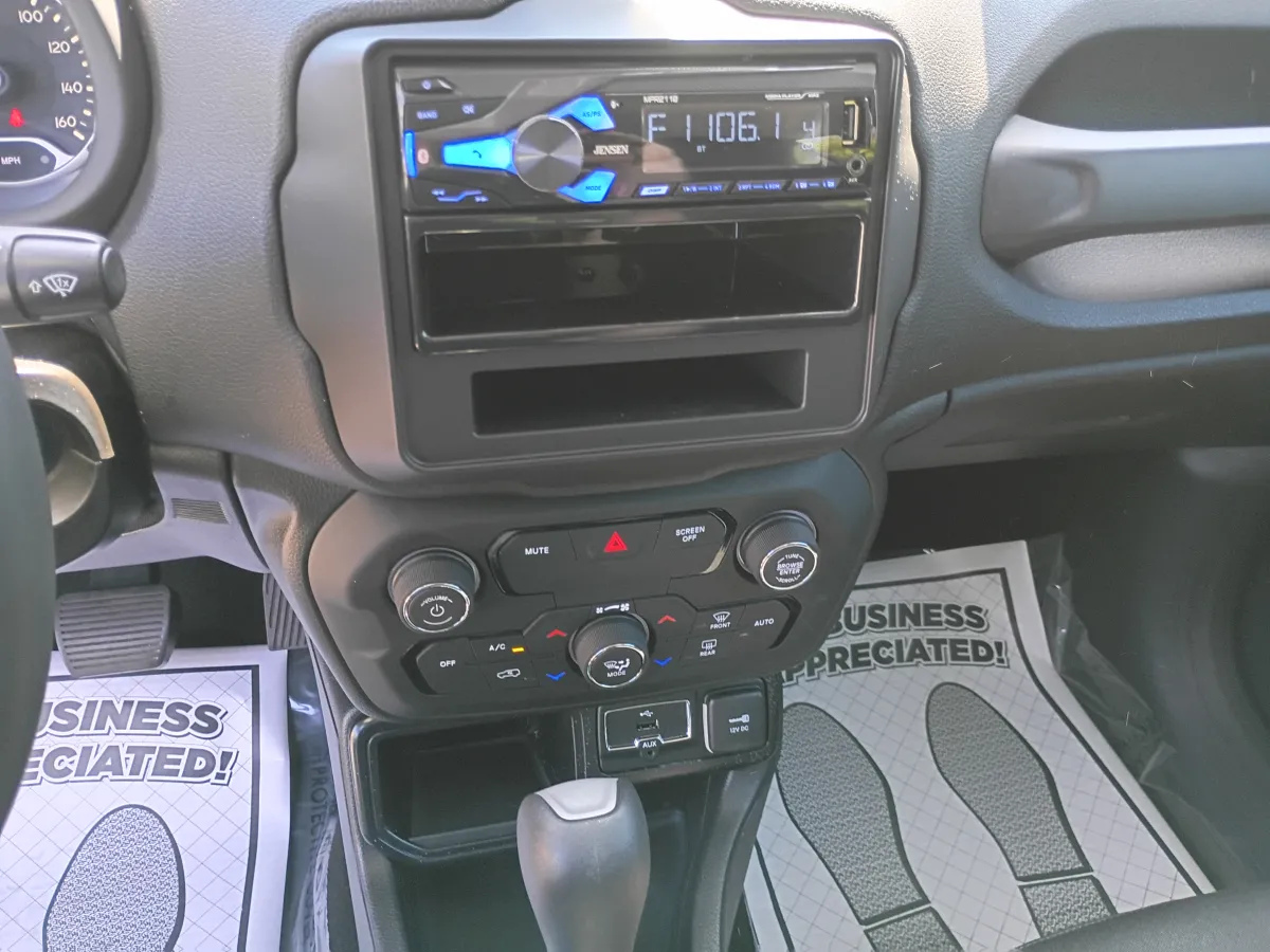2018 Jeep Renegade — image 9