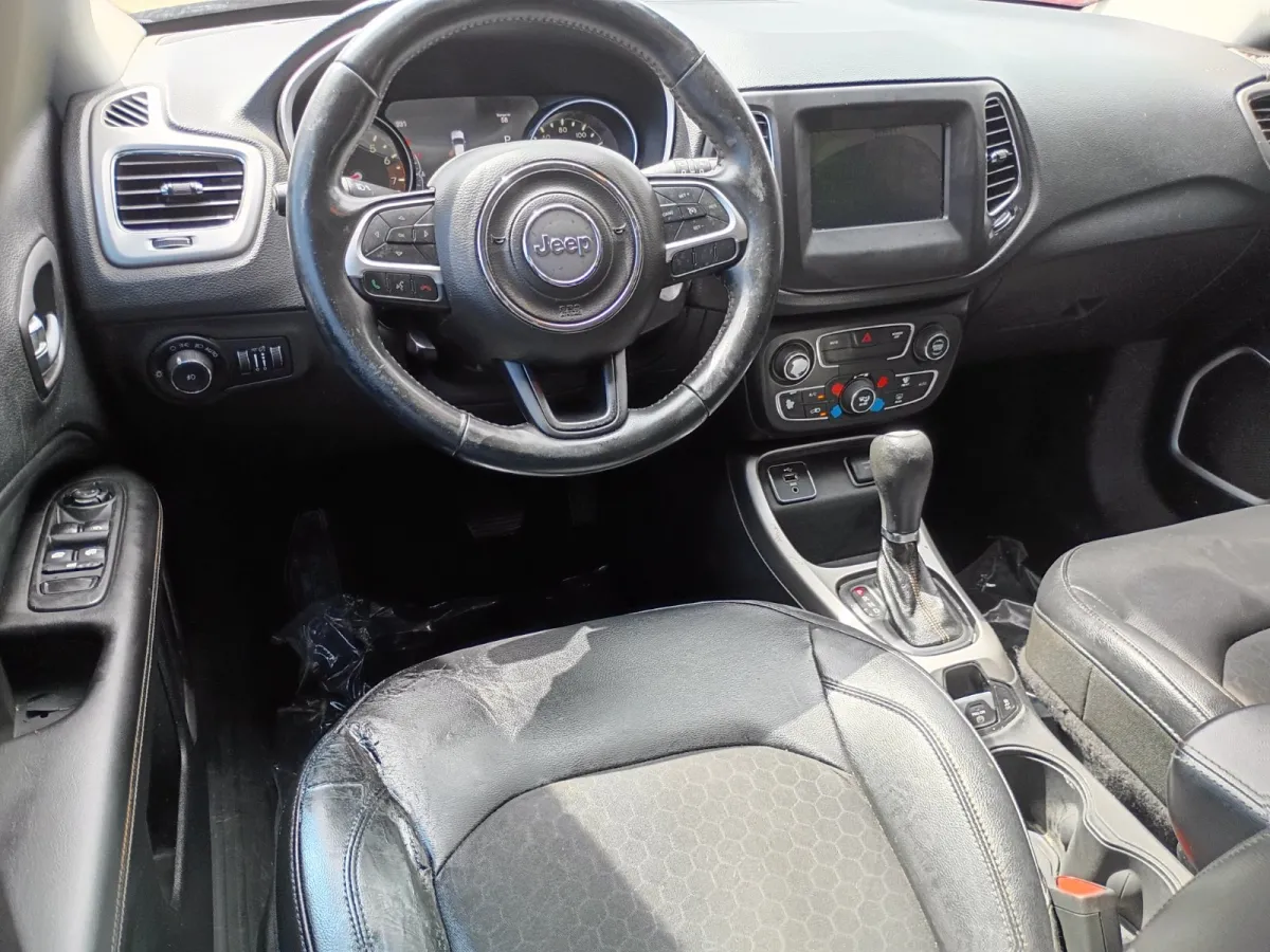 2017 Jeep Compass — image 5