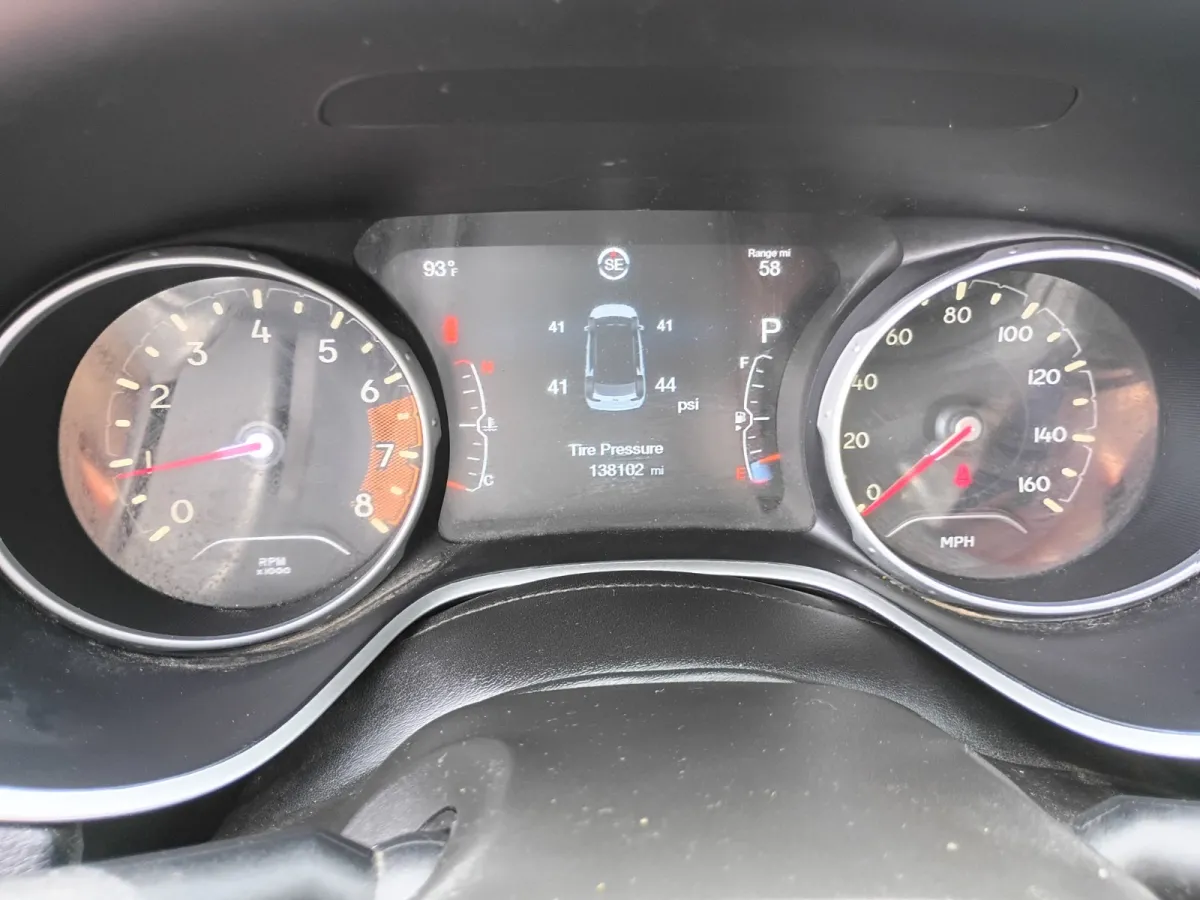 2017 Jeep Compass — image 8
