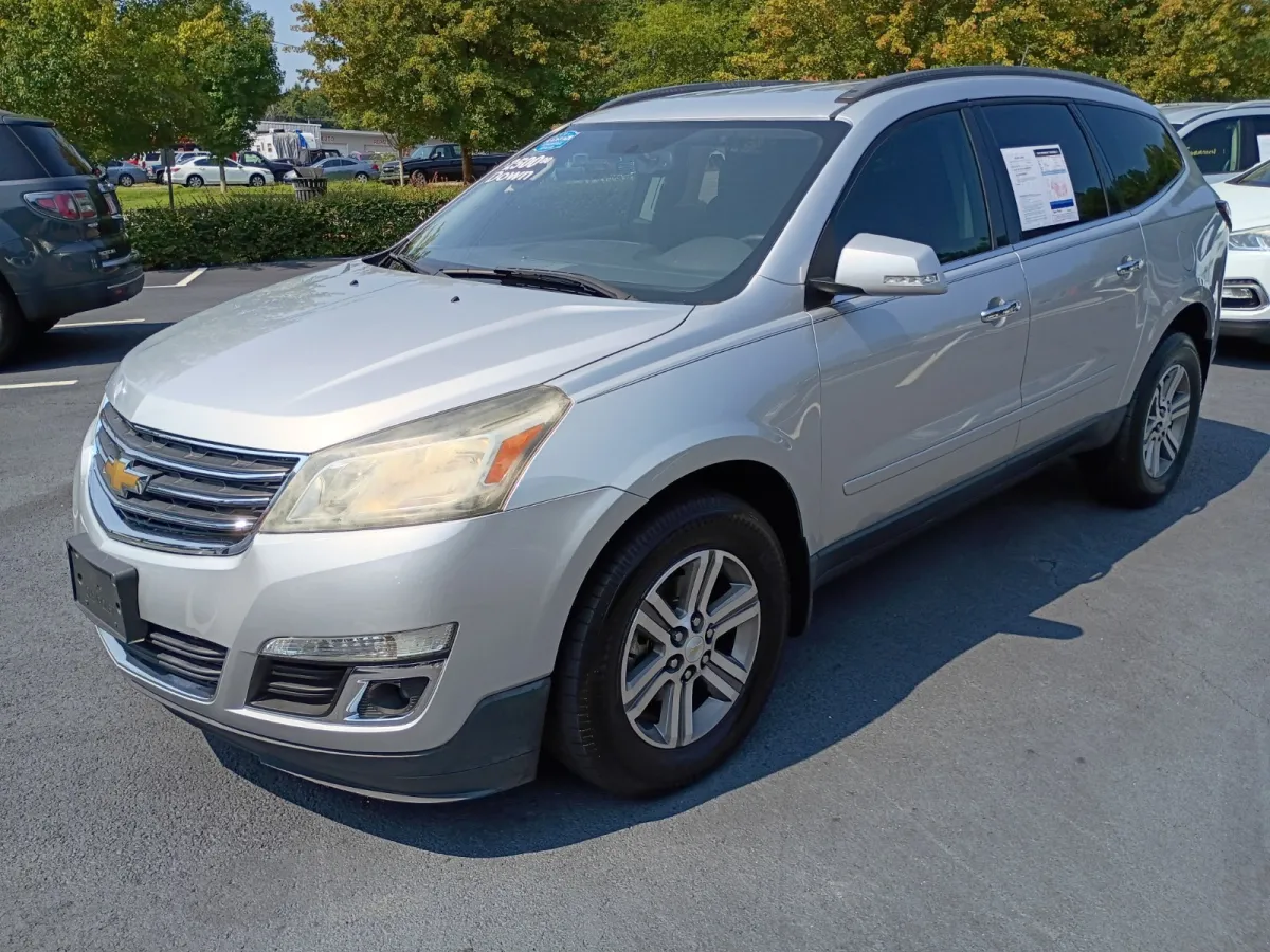 2016 Chevrolet Traverse — image 2