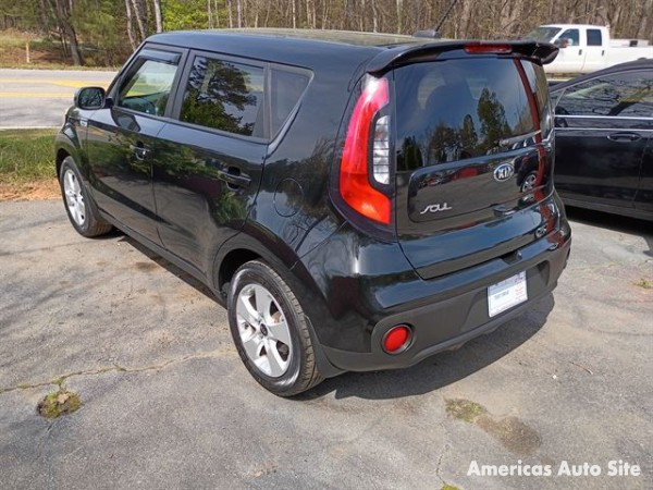 2018 Kia Soul — image 2