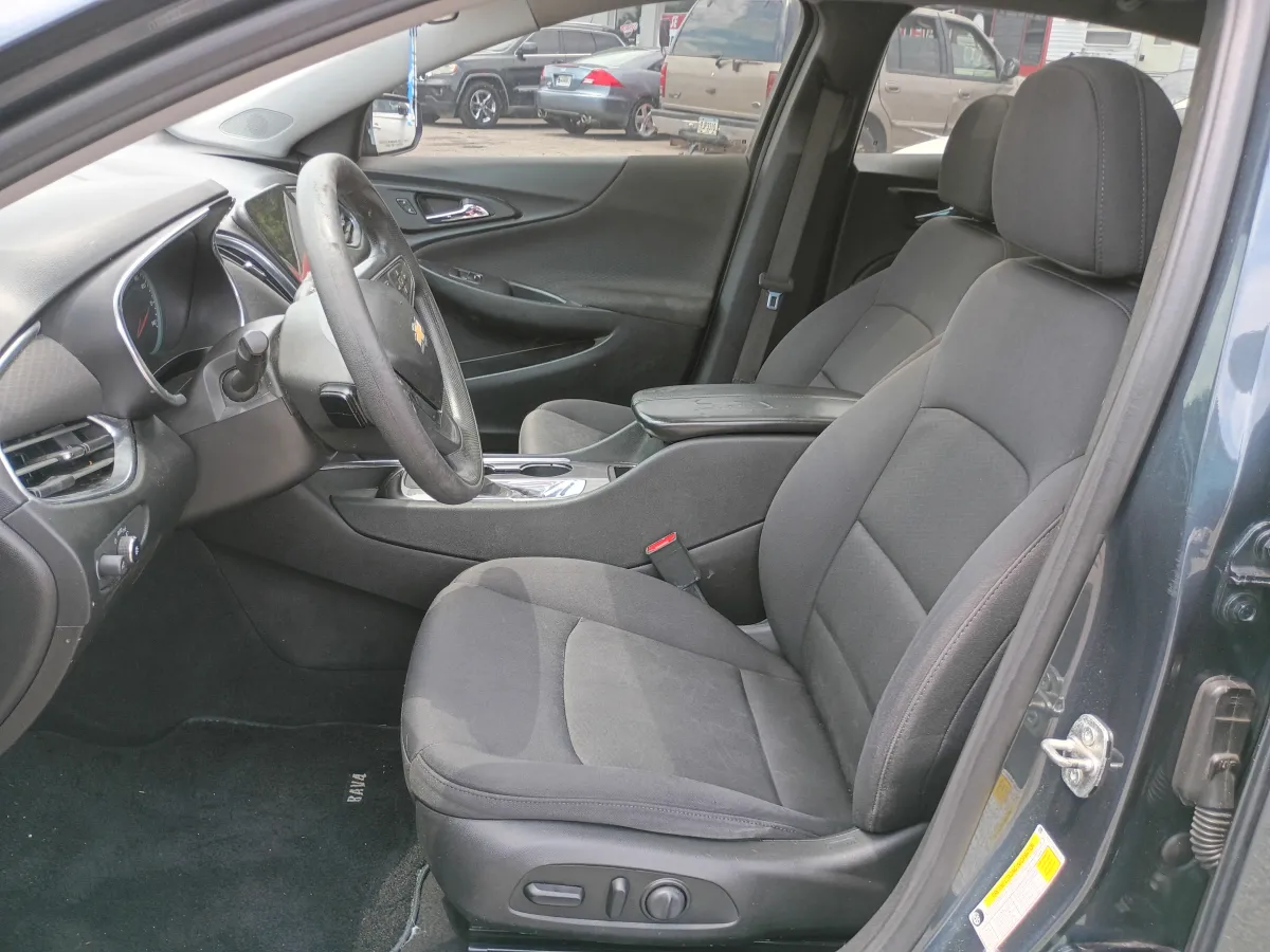 2021 Chevrolet Malibu — image 6