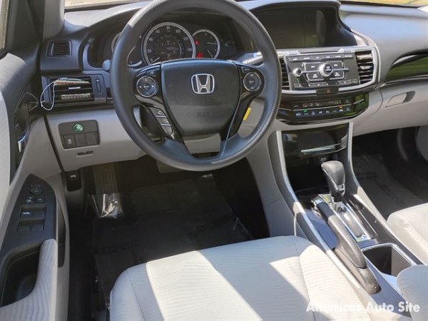 2017 Honda Accord — image 4