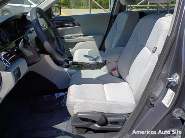 2017 Honda Accord — image 6
