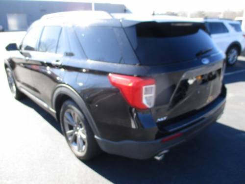 2021 Ford Explorer — image 3