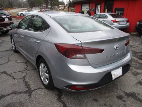 2020 Hyundai Elantra — image 3
