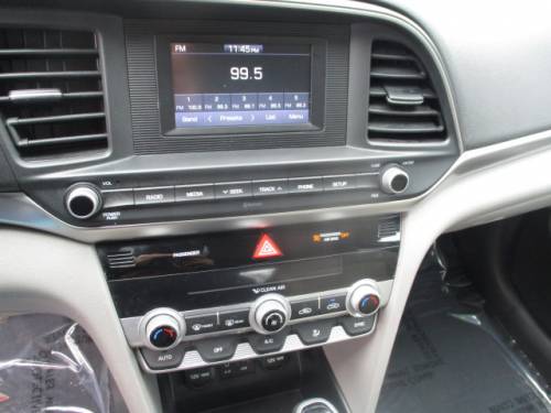 2020 Hyundai Elantra — image 8