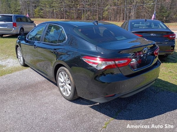 2019 Toyota Camry — image 12