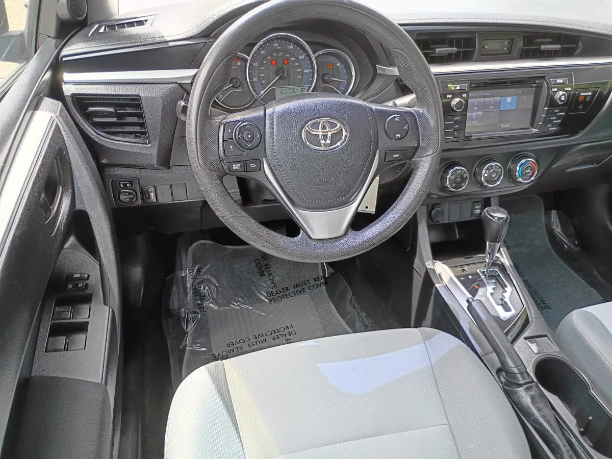 2016 Toyota Corolla — image 4