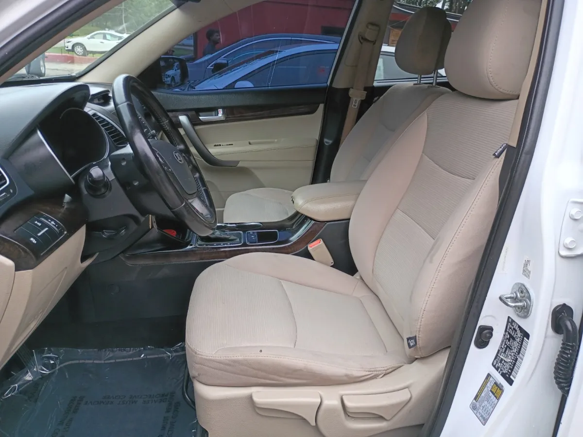 2015 Kia Sorento — image 7