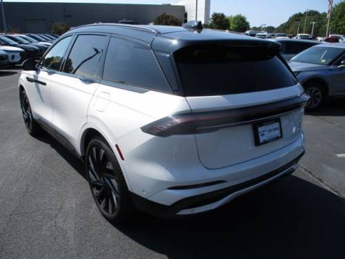 2024 Lincoln Nautilus — image 3