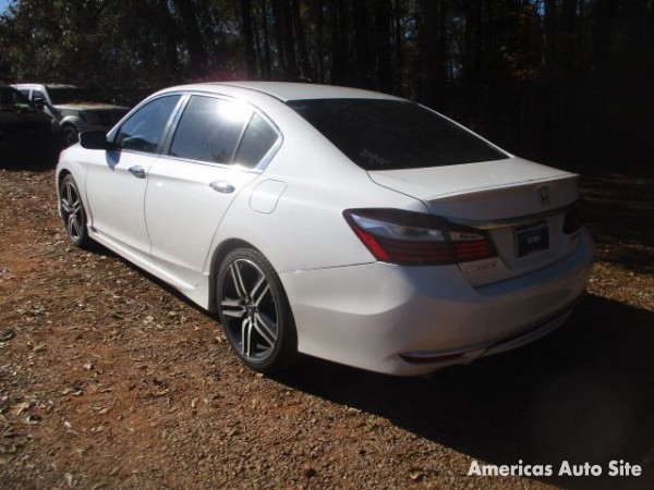 2017 Honda Accord — image 3