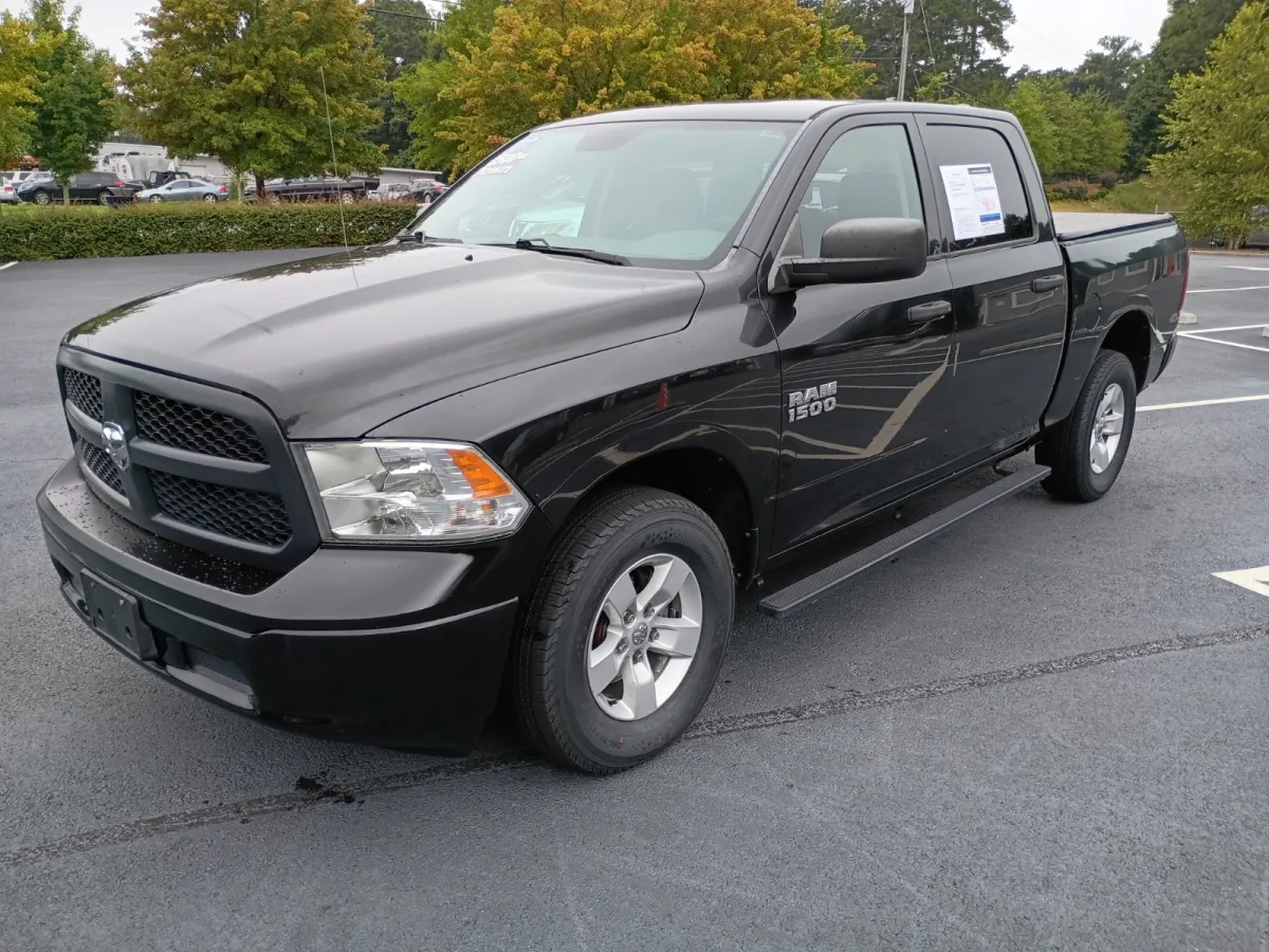 2016 Ram 1500 — image 2