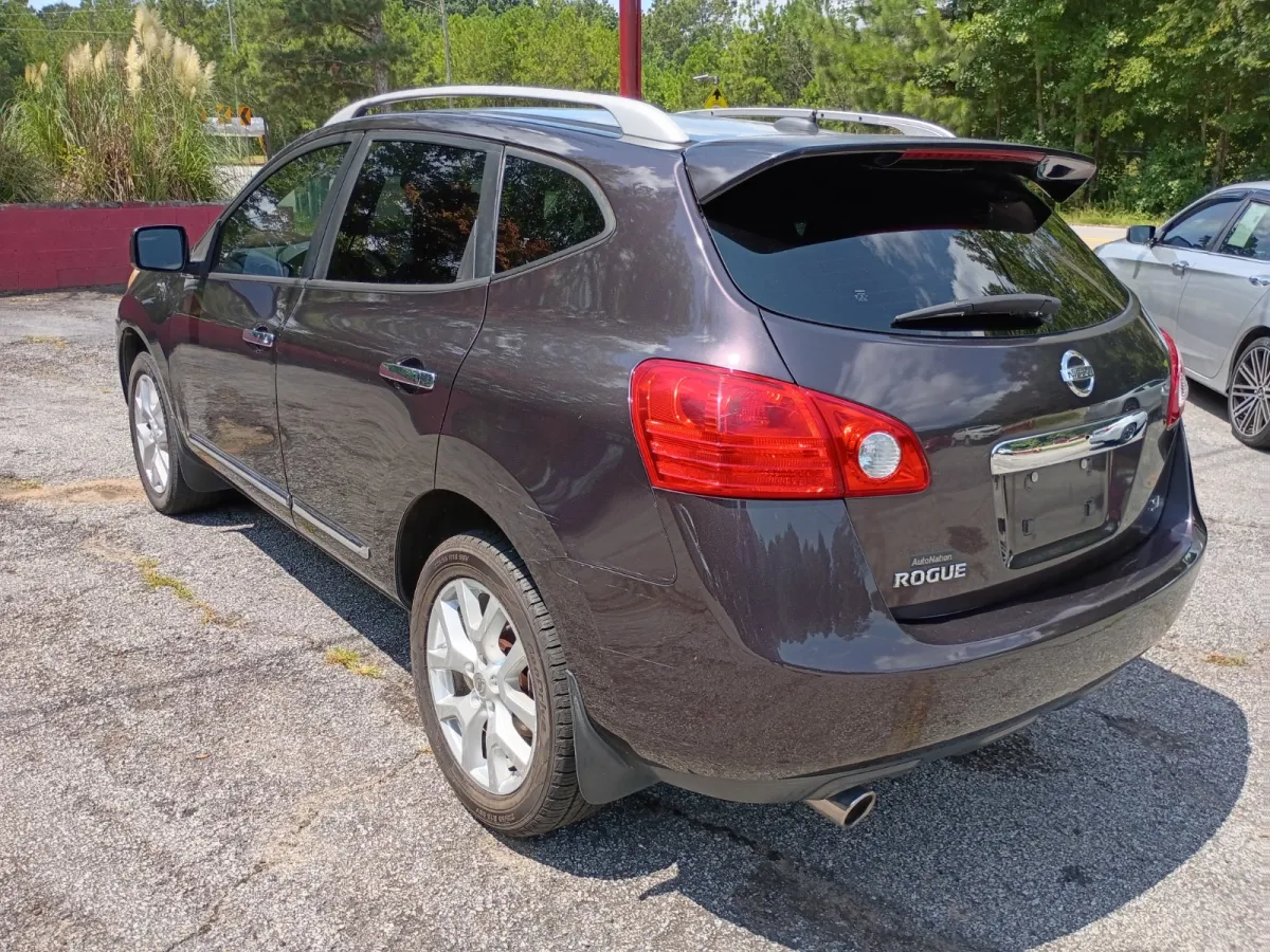 2013 Nissan Rogue — image 3