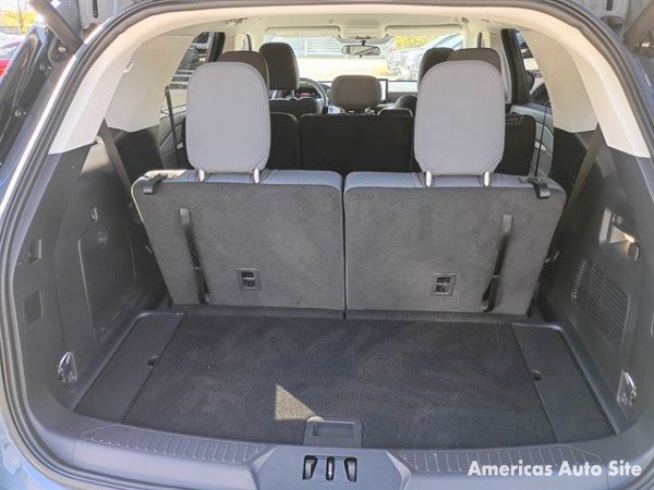 2025 Ford Explorer — image 3
