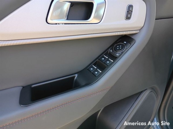 2025 Ford Explorer — image 17