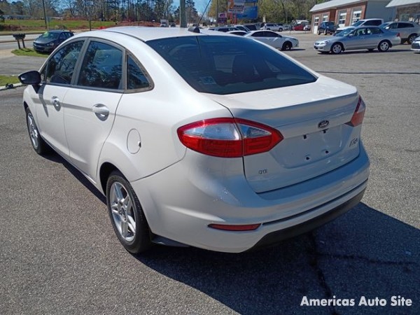 2018 Ford Fiesta — image 2