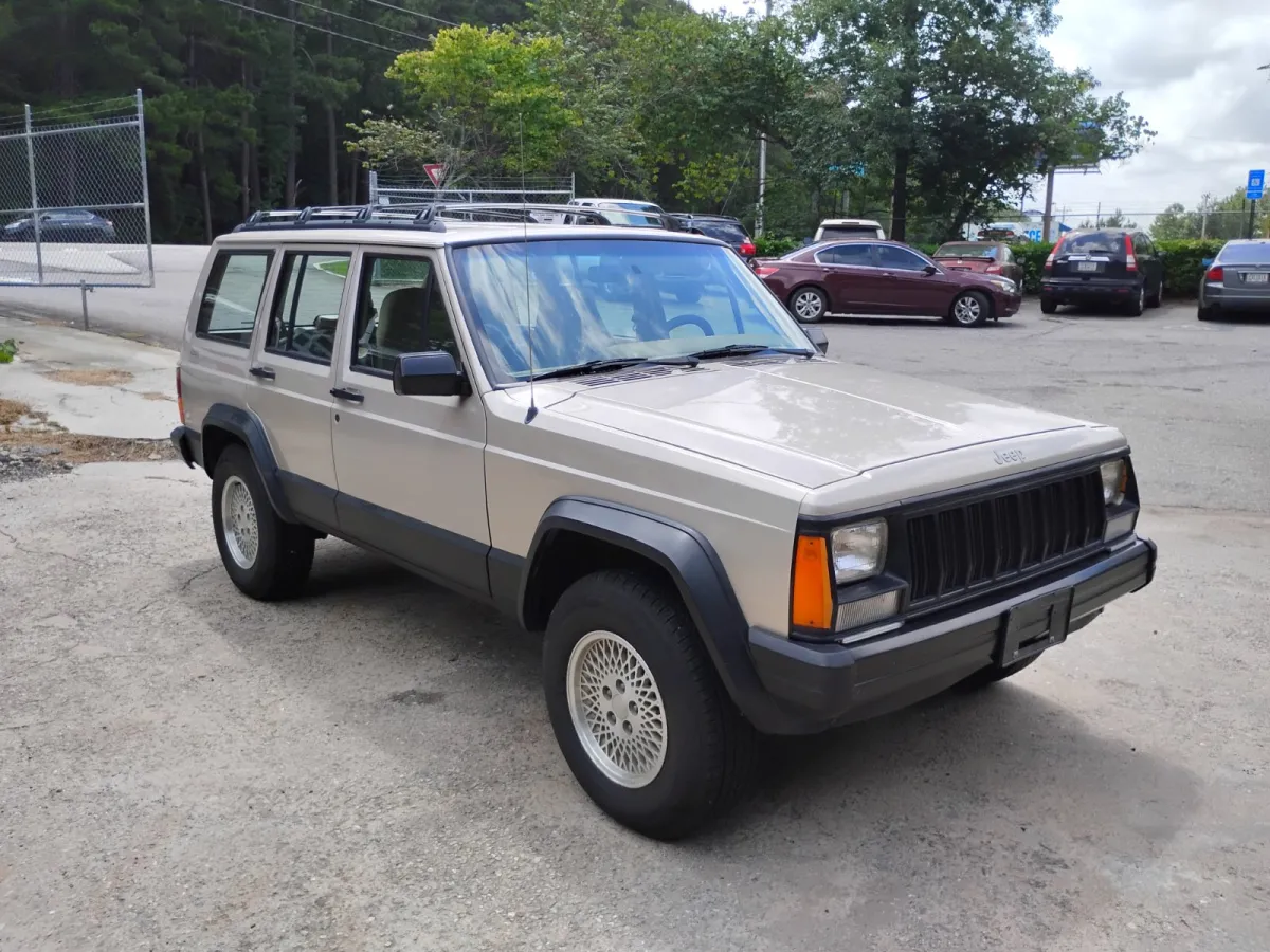 1996 Jeep Cherokee — image 2
