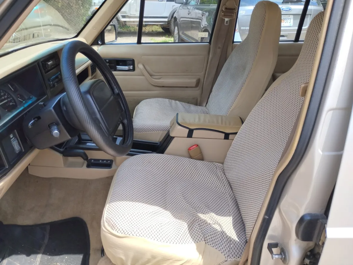 1996 Jeep Cherokee — image 6