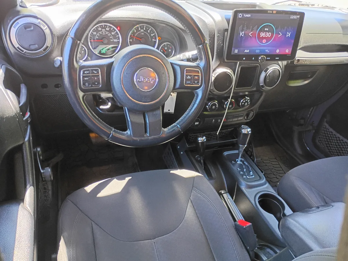 2017 Jeep Wrangler — image 5