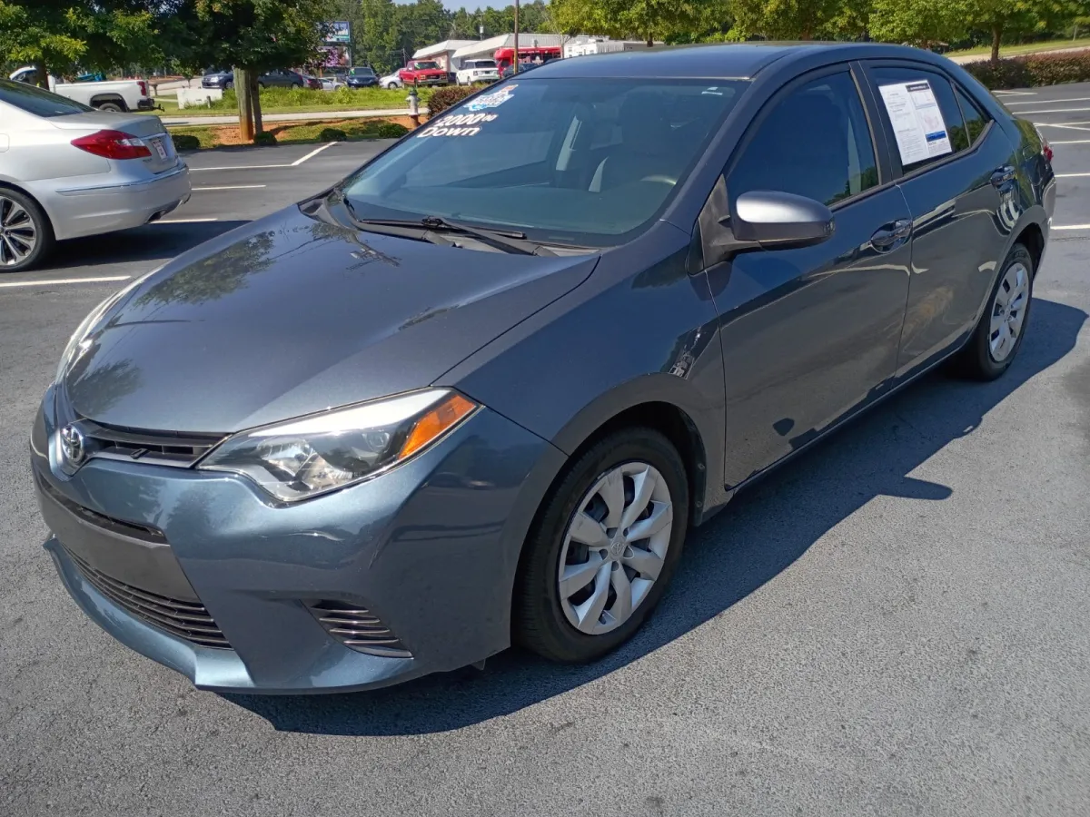 2015 Toyota Corolla — image 2