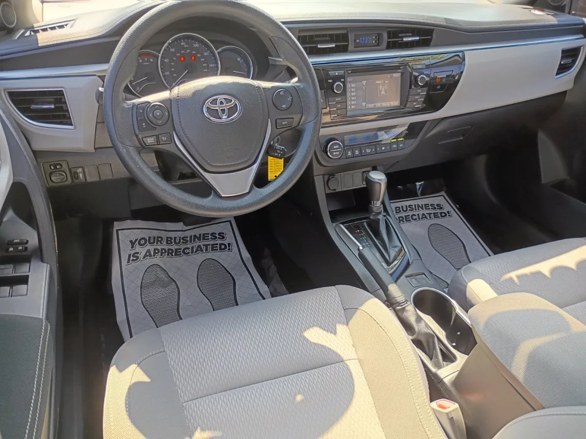 2015 Toyota Corolla — image 4