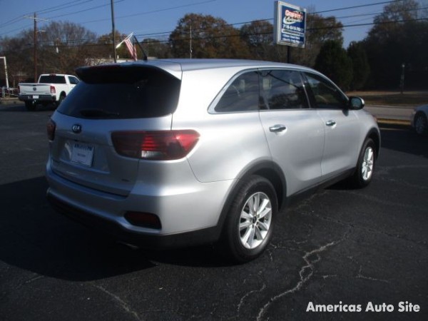 2019 Kia Sorento — image 2