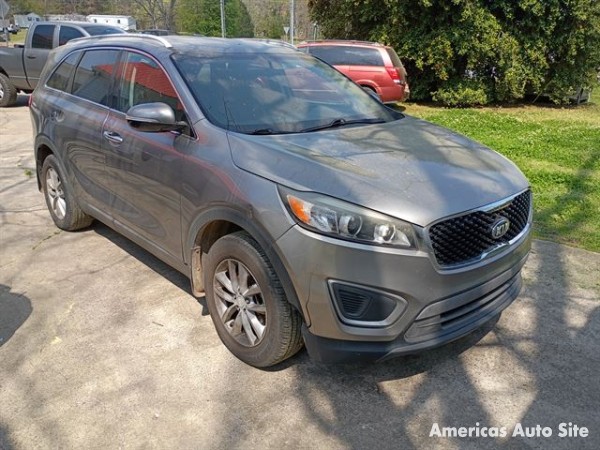 2016 Kia Sorento — image 2