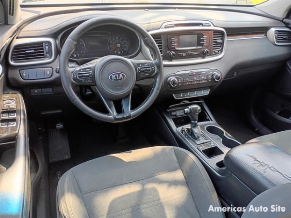 2016 Kia Sorento — image 4
