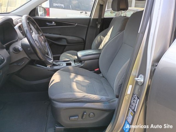 2016 Kia Sorento — image 6
