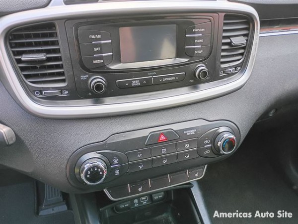 2016 Kia Sorento — image 7