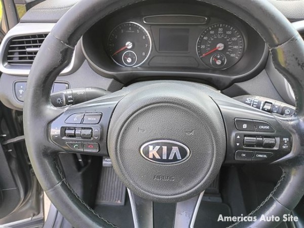 2016 Kia Sorento — image 8