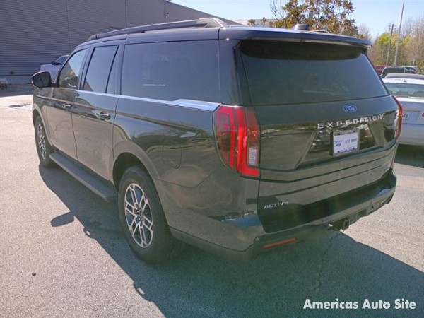 2025 Ford Expedition — image 2