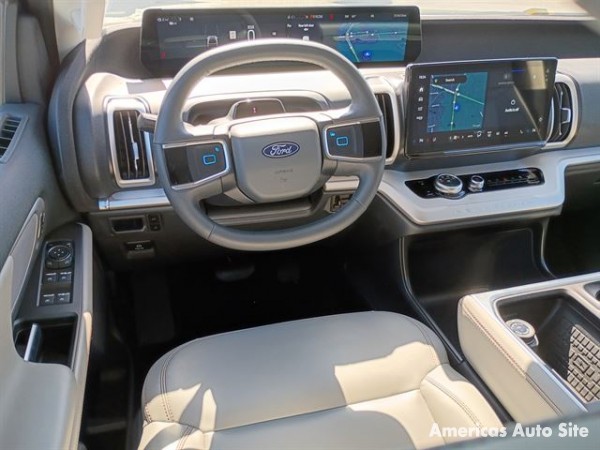 2025 Ford Expedition — image 6