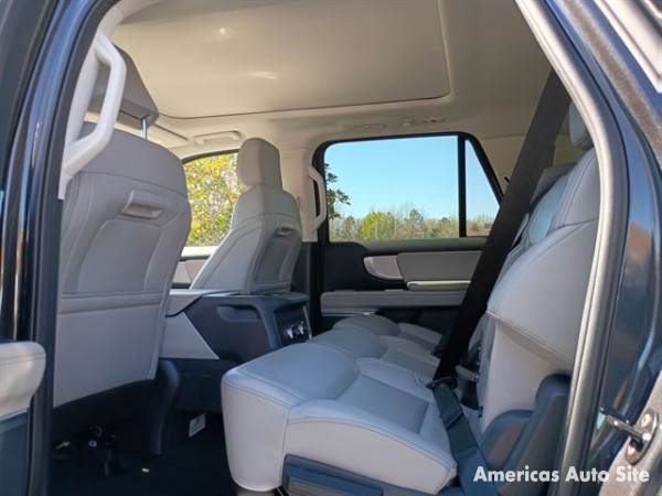 2025 Ford Expedition — image 7