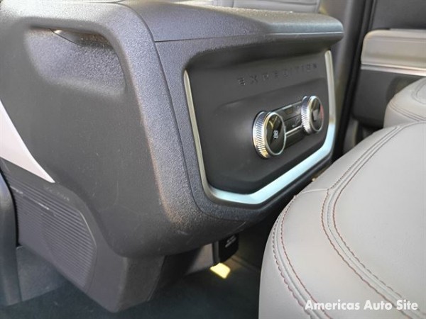 2025 Ford Expedition — image 8