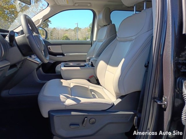 2025 Ford Expedition — image 9