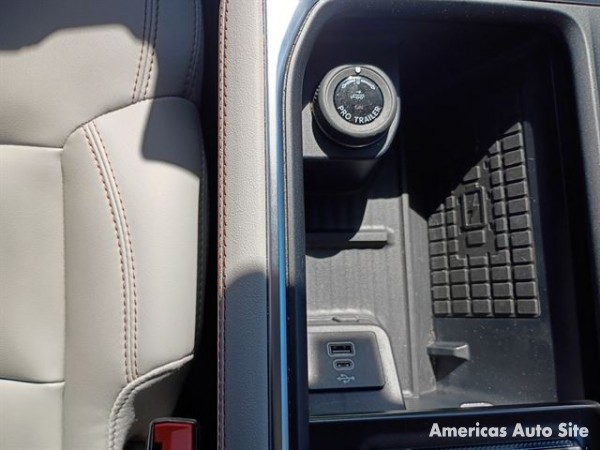 2025 Ford Expedition — image 13