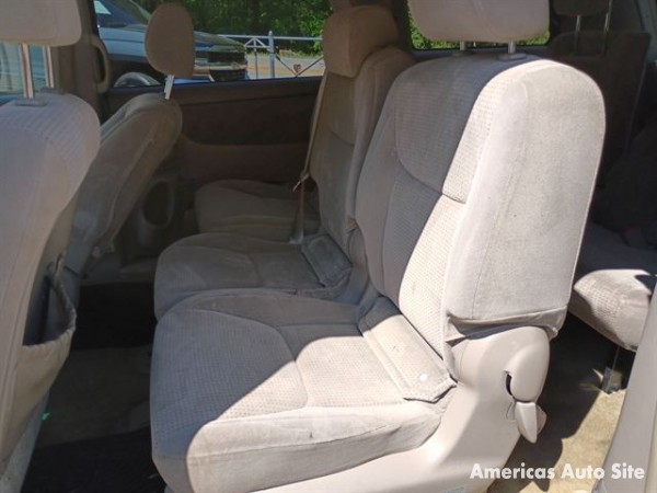 2007 Toyota Sienna — image 6