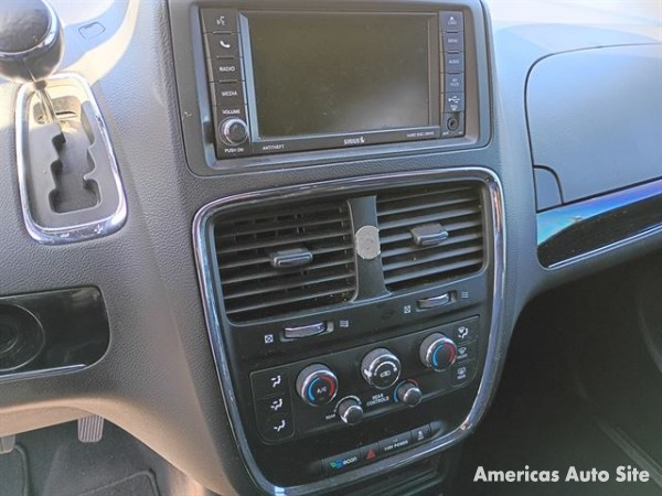 2015 Dodge Grand Caravan — image 7