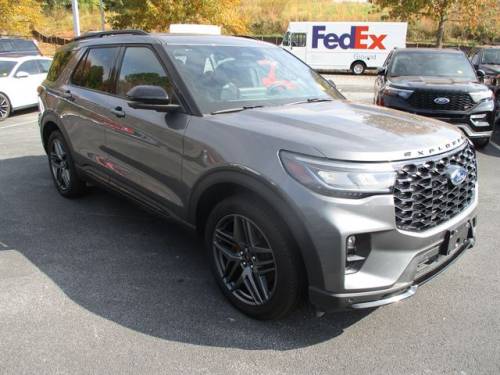 2025 Ford Explorer — image 2
