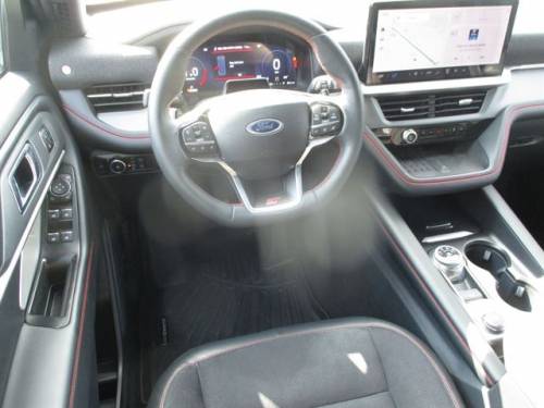 2025 Ford Explorer — image 8