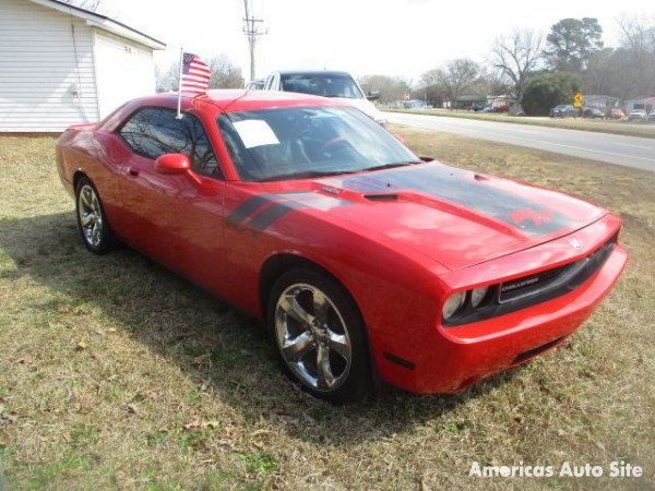 2009 Dodge Challenger — image 2