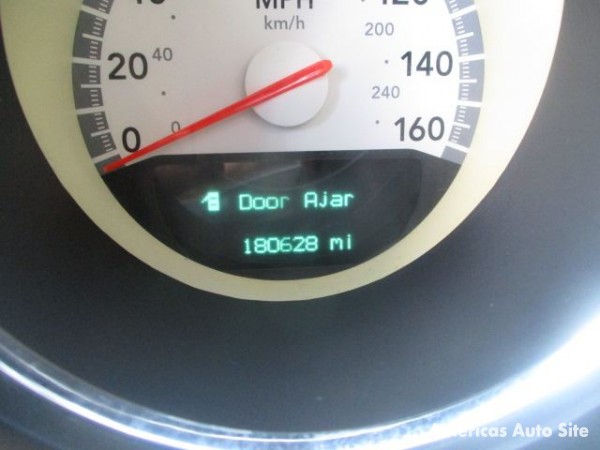 2009 Dodge Challenger — image 7