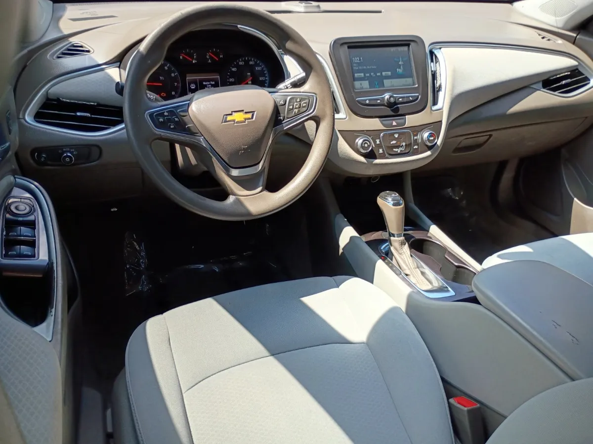 2018 Chevrolet Malibu — image 4